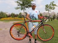KILIÇ, BİSİKLET HEDİYE ETTİ