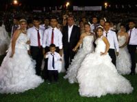 43 ÇİFT AYNI ANDA EVLENDİ