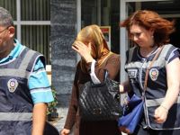 EVİNDE UYUŞTURUCU SATAN KADIN GÖZALTINA ALINDI