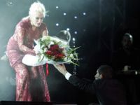 SÜPER STAR ÇOŞTURDU