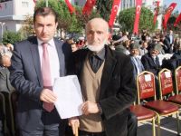 70 YAŞINDAKİ ŞAİRDEN BAŞBAKAN ERDOĞAN’A ÖVGÜ