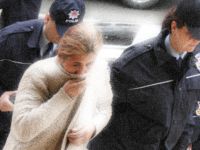 HIRSIZLIK YAPMAK İÇİN EVE GİREN KADIN TUTUKLANDI