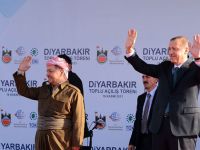 Başbakan Erdoğan ve Barzani halkı selamladı