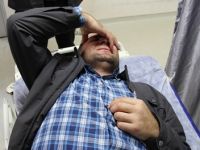 KAÇARKEN POLİSE ÇARPIP HASTANELİK ETTİ