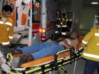 BIÇAKLI SALDIRIYA UĞRAYAN GENÇ HASTANELİK OLDU