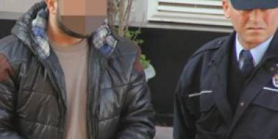 KENDİSİNE SALDIRINI SATIRLA YARALAYAN GENÇ TESLİM OLDU