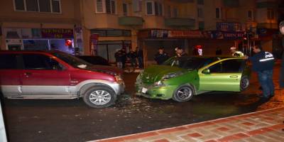GENÇLİK CADDESİNDE TRAFİK KAZASI 6 YARALI