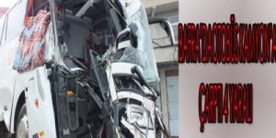 BAFRA’DA OTOBÜS KAMYONA ÇARPTI: 4 YARALI