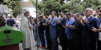 OSMAN ELMACI GÖZYAŞLARI İLE SON YOLCULUĞUNA UĞURLANDI