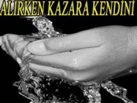 ABDEST ALIRKEN KAZARA KENDİNİ VURDU