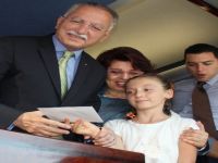 İHSANOĞLU, 10 YAŞINDAKİ EMİNE’NİN 30 LİRALIK BAĞIŞINI KABUL ETMEDİ