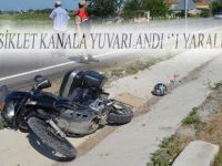 ALAÇAMDA MOTOSİKLET KANALA YUVARLANDI '' 1 YARALI ''