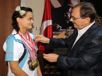 AVRUPA İKİNCİSİ KEVSER İNAN ÖDÜLLENDİRİLDİ.