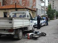 ELEKTRİKLİ BİSİKLET İLE KAMYONET ÇARPIŞTI: 1 YARALI