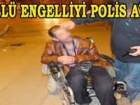ALKOLÜ FAZLA KAÇIRAN ENGELLİ ŞAHIS CADDE ORTASINDA SIZDI