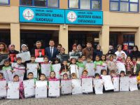 LÖSEVE MUSTAFA KEMAL İLKÖĞRETİM OKULUNA ÇIKARTMALI YENİ YIL TAKVİMLERİ DAĞITILDI.