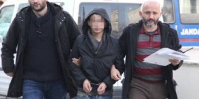 EVİNE LAZER TUTANLARLA ETTİĞİ KAVGAYI AYIRANI BIÇAKLADI