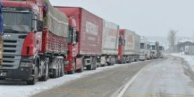 TIR’LARA GEÇİT VERİLMİYOR