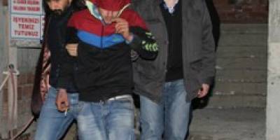 İNTİHARA KALKIŞAN GENÇ ÇATIDAN 2 SAAT SONRA İNDİRİLDİ