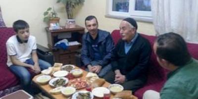 BAŞKAN SARICAOĞLU'NDAN ÇAT KAPI İFTAR PROGRAMI