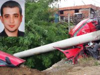 Elektrik direğine çarpan otomobilde bulunan iki kişi öldü