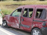 Alaçam Giden Araç Kaza Yaptı 3 Yaralı