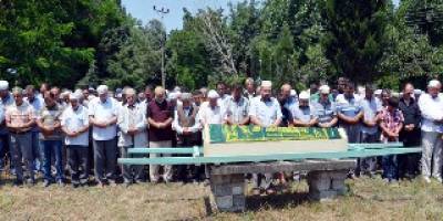 İSTANBUL’DA CİNNET GETİREN İŞ ADAMI BAFRA’DA DEFNEDİLDİ