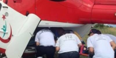 Kayalıklardan düşen çocuk ambulans helikopter ile hastaneye kaldırıldı