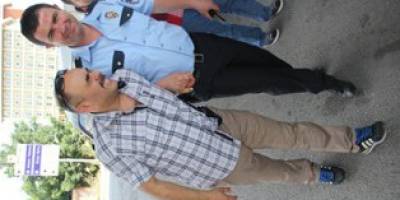 Kamyonet polis aracına çarptı 3 yaralı