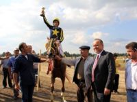 ATATÜRK VE İSTİKLAL KUPASI YARIŞLARI YAPILDI