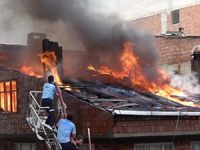 Artvin`de çıkan yangın korkuttu