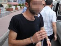 TARTIŞTIĞI IRAKLI GENCİ BIÇAKLADI