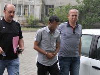 Evine gittiği genci 11 yerinden bıçakladı