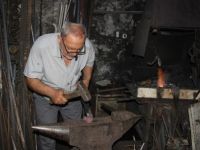 Asırlık Demirci Zamana Meydan Okuyor