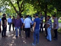 Dolandırılan Mülteciler Valilik Önünde Toplandı