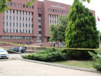 VALİLİK ÖNÜNDE ŞÜPHELİ ÇANTA ALARMI