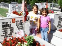 Hiç görmediği şehit babası için resim çizdi