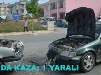 Bafra`da iki araç birbirine girdi