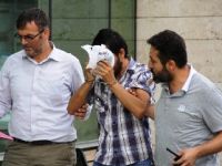 Kafeteryadan Sigara Ve Çay Çaldı