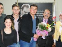 YURT ÖĞRENCİLERİ BAŞKAN ŞAHİN’İ ZİYARET ETTİ