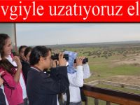 Sevgiyle uzatıyoruz elimizi
