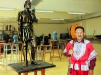 Halk Ozanının Heykeli Yapıldı