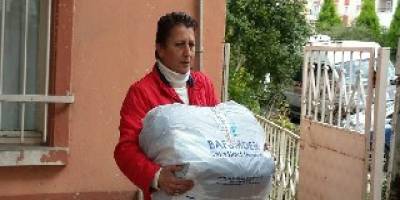 Bafra Umut Derneğinden Kırtasiye Ve Giyim Yardımı