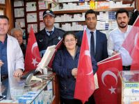Bafra Belediyesinden Bayrak dağıtımı