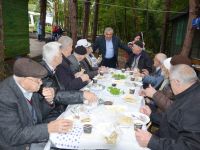 ORGANİK PAZAR DA YAŞLILARA SABAH KAHVALTISI JESTİ