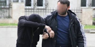 İç çamaşırından bonzai çıktı