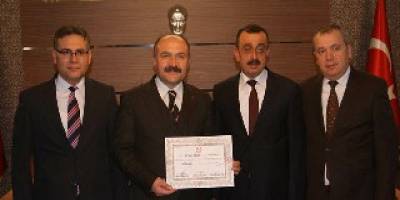 Erhan Usta mazbatasını aldı
