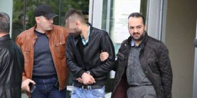 Tanımadıkları Kişileri Korkutmak İçin Silahla Ateş Açtılar