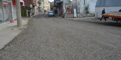 Gazipaşa Mahallesi`nde yol çalışması başladı