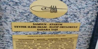 Okulda Örnek Sadaka Taşı